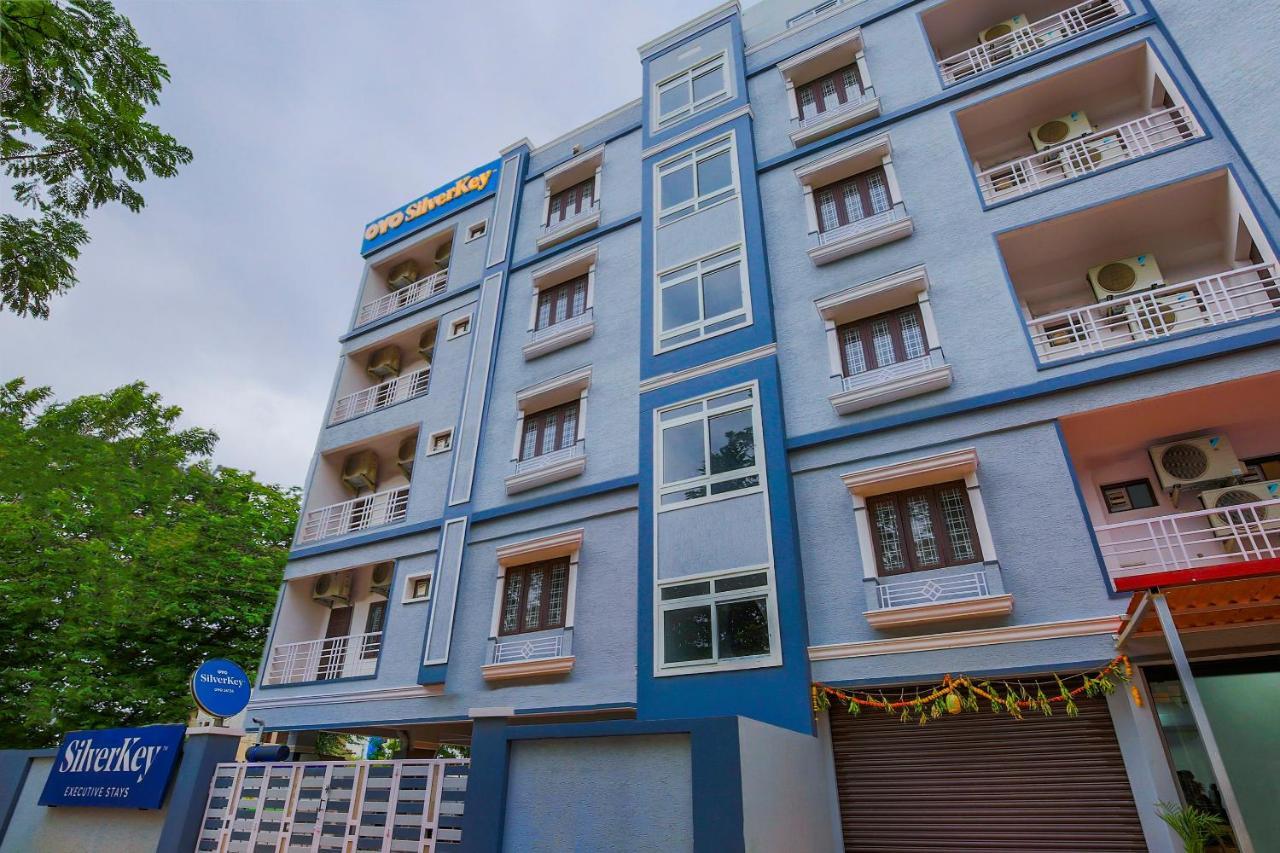 Oyo Silverkey 74581 Nallagandla Hotel Hyderabad Luaran gambar