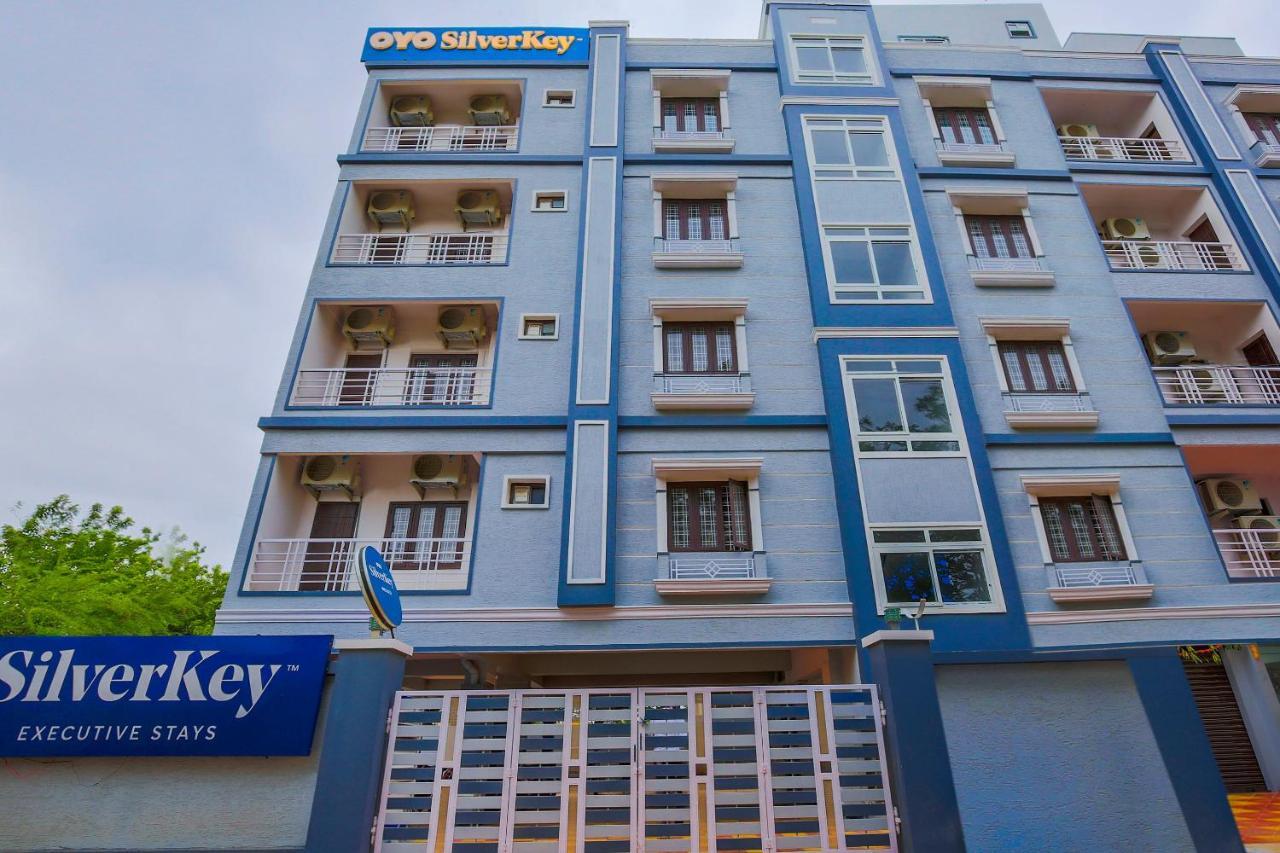 Oyo Silverkey 74581 Nallagandla Hotel Hyderabad Luaran gambar